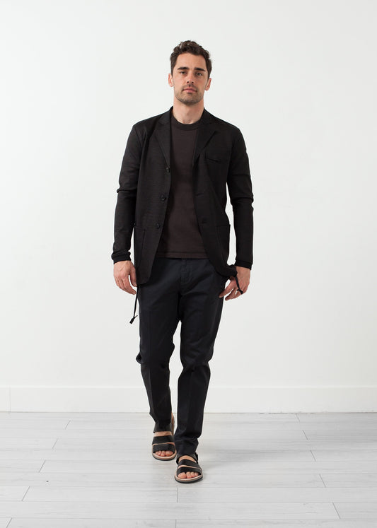 तीन बटन ब्लेज़र